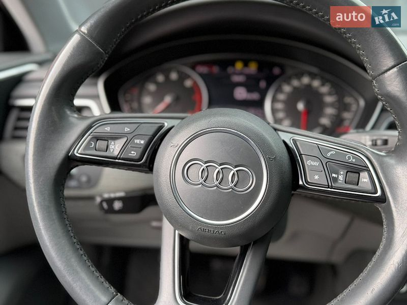 Седан Audi A4 2018 в Дубні