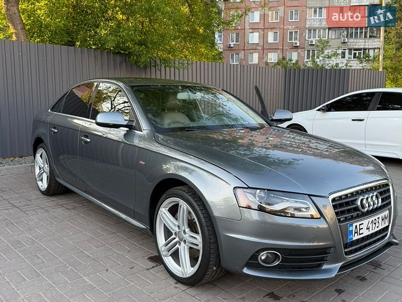 Седан Audi A4 2012 в Дніпрі