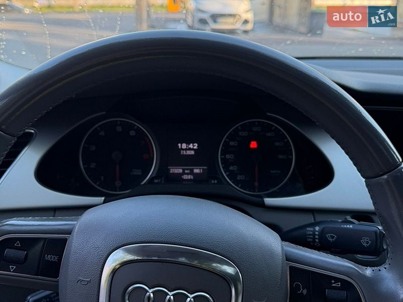 Седан Audi A4 2012 в Дніпрі