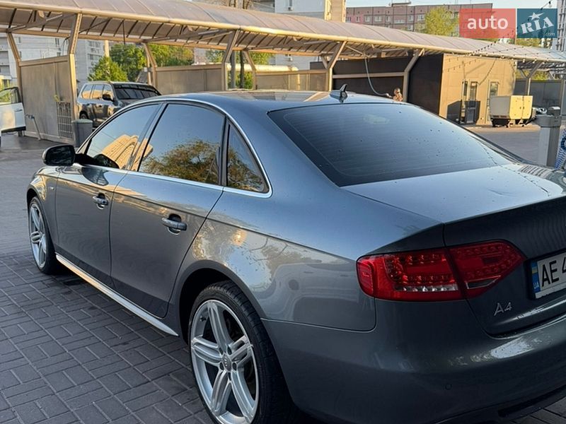 Седан Audi A4 2012 в Дніпрі