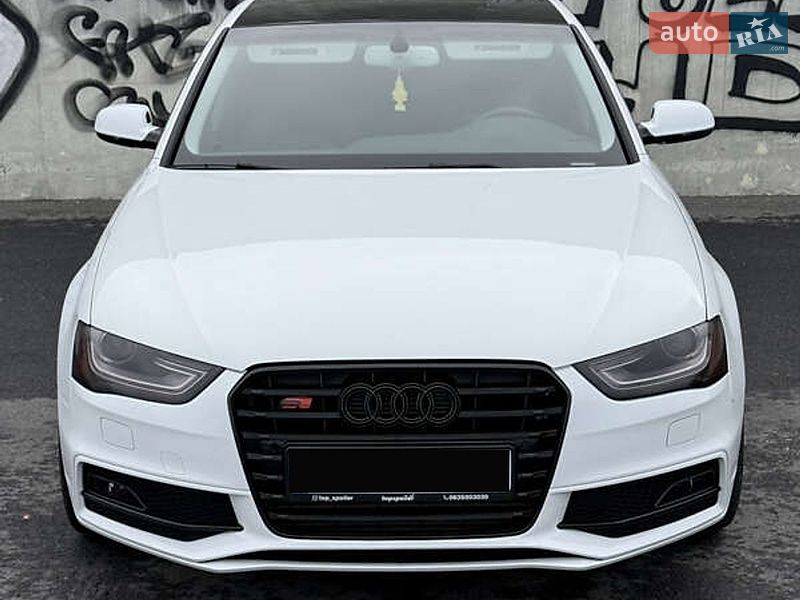 Седан Audi A4 2015 в Хмельницькому