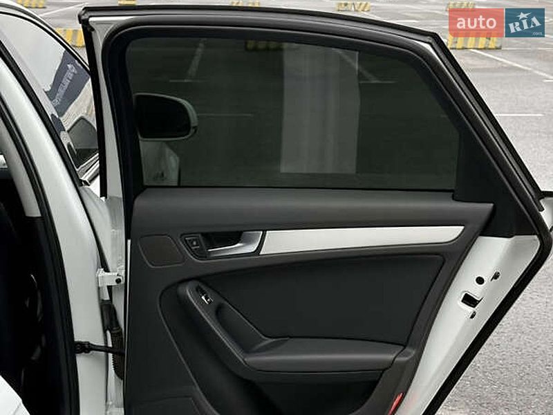 Седан Audi A4 2015 в Хмельницькому