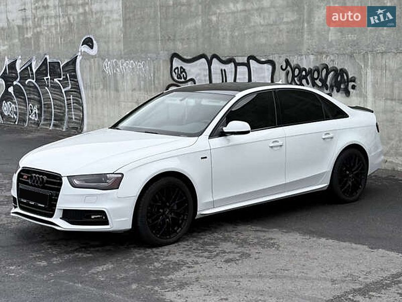 Седан Audi A4 2015 в Хмельницькому