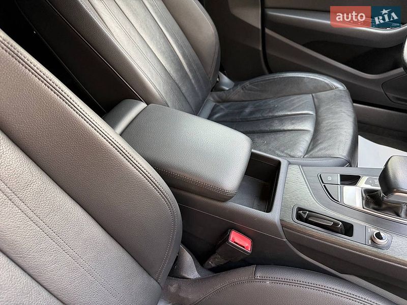 Седан Audi A4 2018 в Стрые