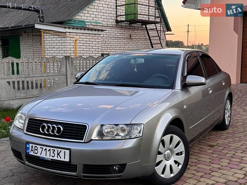 Седан Audi A4 2004 в Калиновке