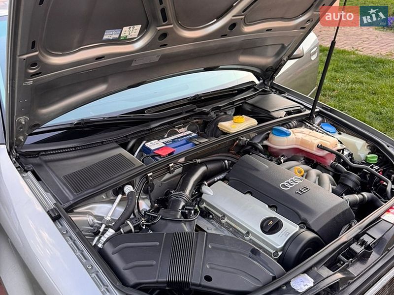 Седан Audi A4 2004 в Калиновке