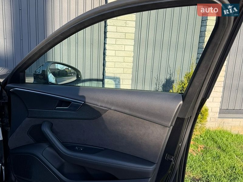 Универсал Audi A4 2016 в Киеве