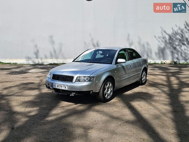 Седан Audi A4 2004 в Києві