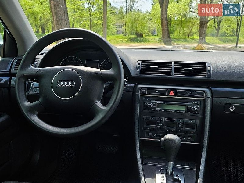 Седан Audi A4 2004 в Києві