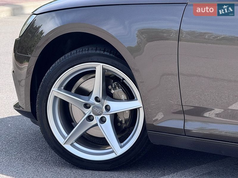 Седан Audi A4 2018 в Києві
