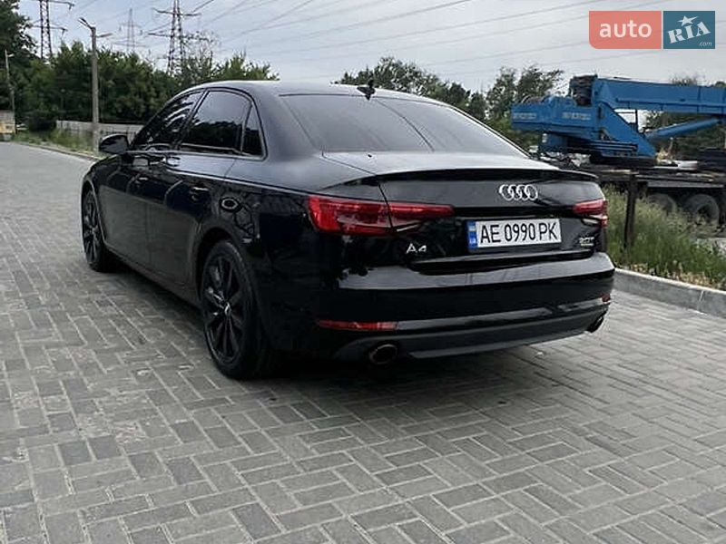 Седан Audi A4 2017 в Львові