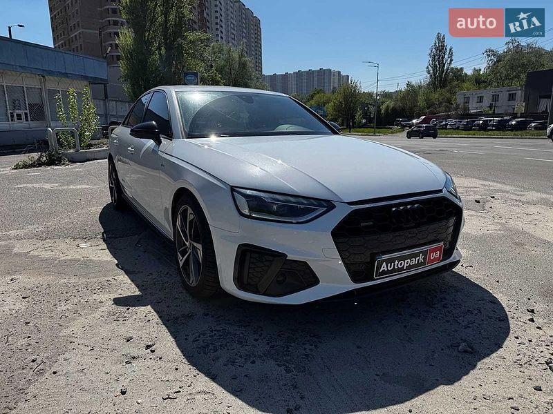 Седан Audi A4 2022 в Вінниці