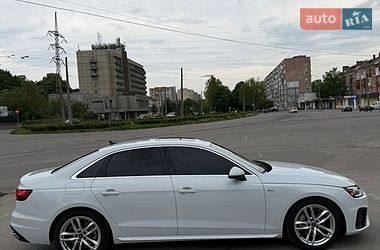 Седан Audi A4 2022 в Киеве