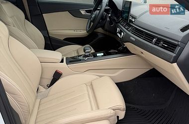 Седан Audi A4 2022 в Киеве
