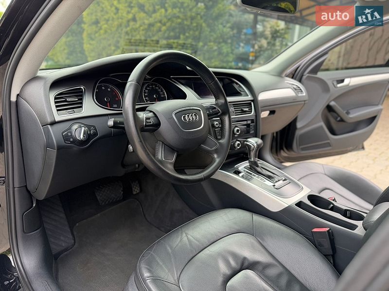 Седан Audi A4 2012 в Одессе