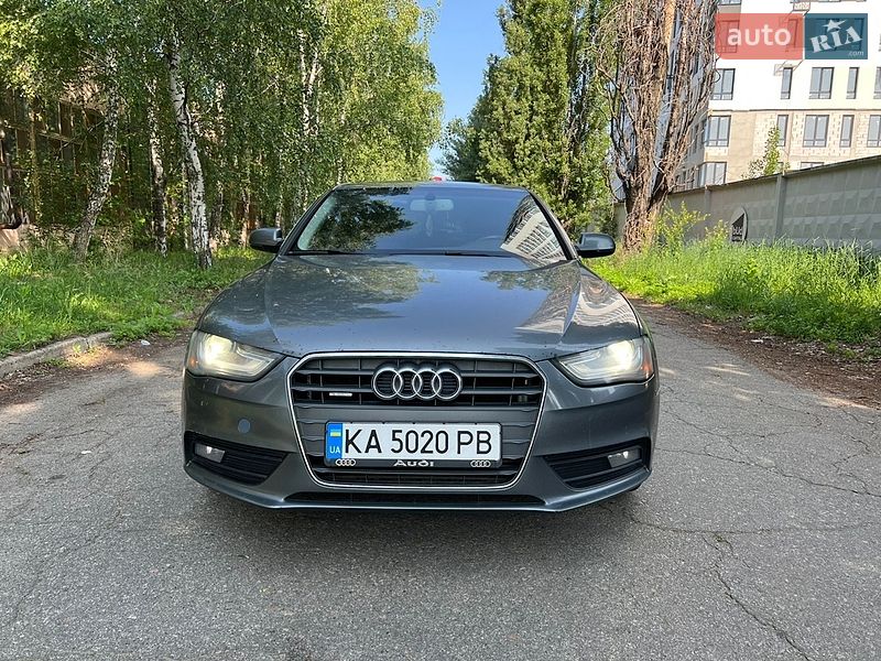 Седан Audi A4 2012 в Києві