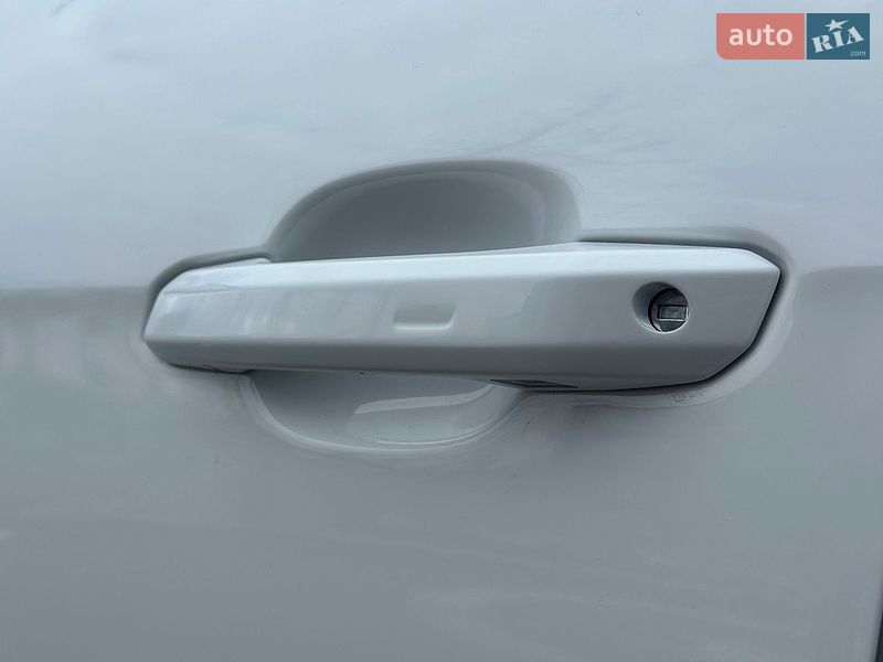 Седан Audi A4 2020 в Киеве