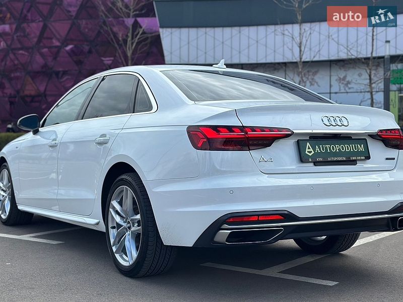 Седан Audi A4 2020 в Киеве