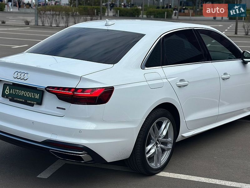 Седан Audi A4 2020 в Киеве