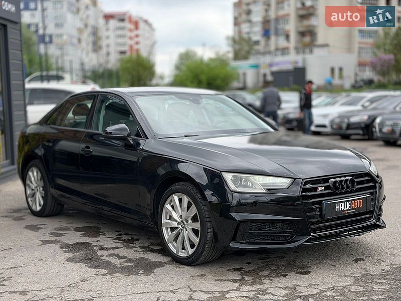 Седан Audi A4 2015 в Шептицькому