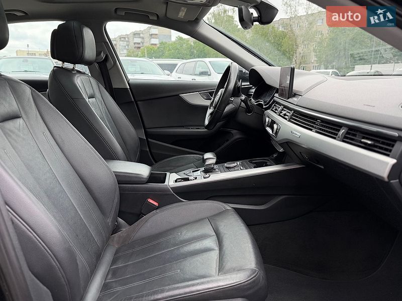 Седан Audi A4 2015 в Шептицькому