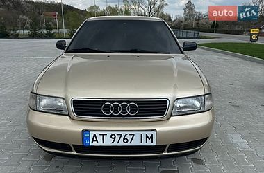 Седан Audi A4 1996 в Коломые