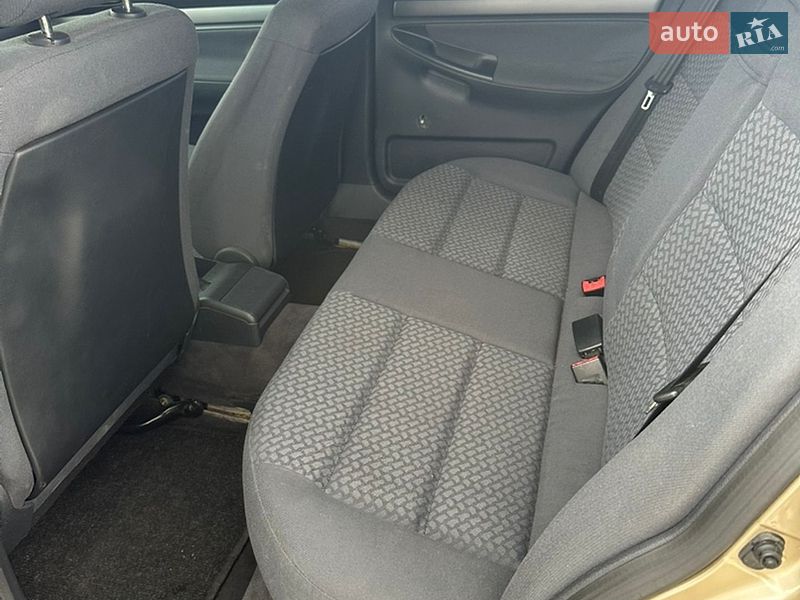 Седан Audi A4 1996 в Коломые