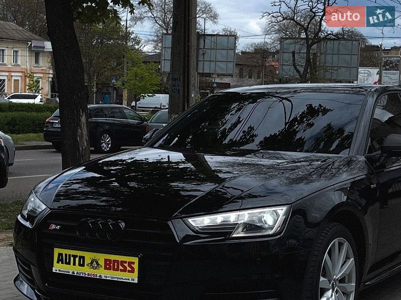 Седан Audi A4 2017 в Николаеве