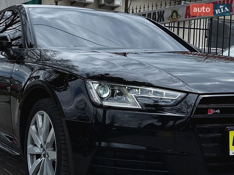 Седан Audi A4 2017 в Николаеве