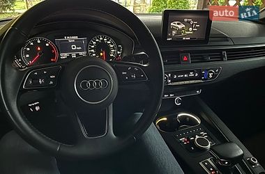 Седан Audi A4 2018 в Косові
