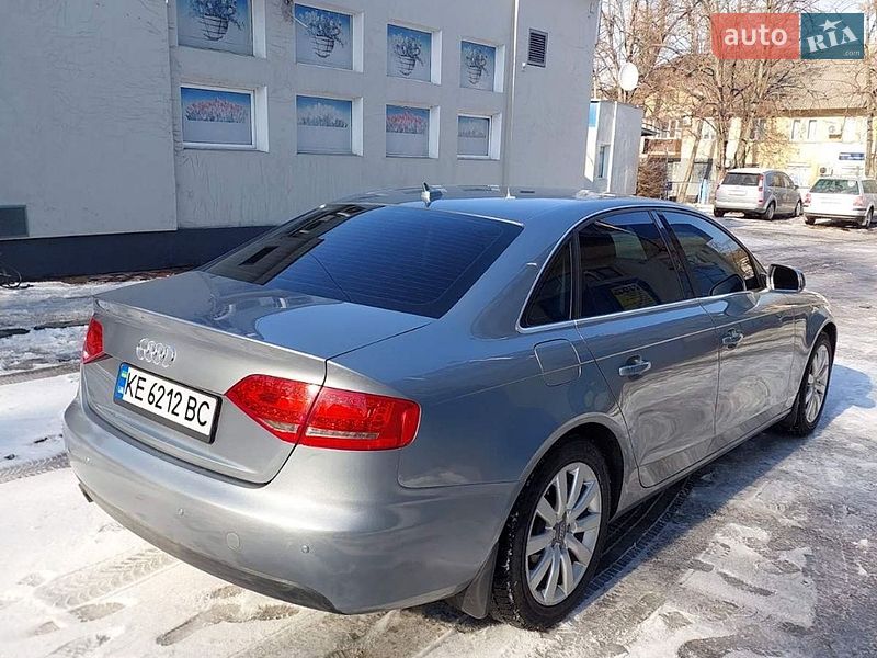 Седан Audi A4 2010 в Каменском