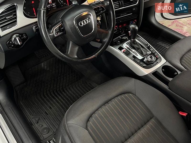 Седан Audi A4 2010 в Нежине