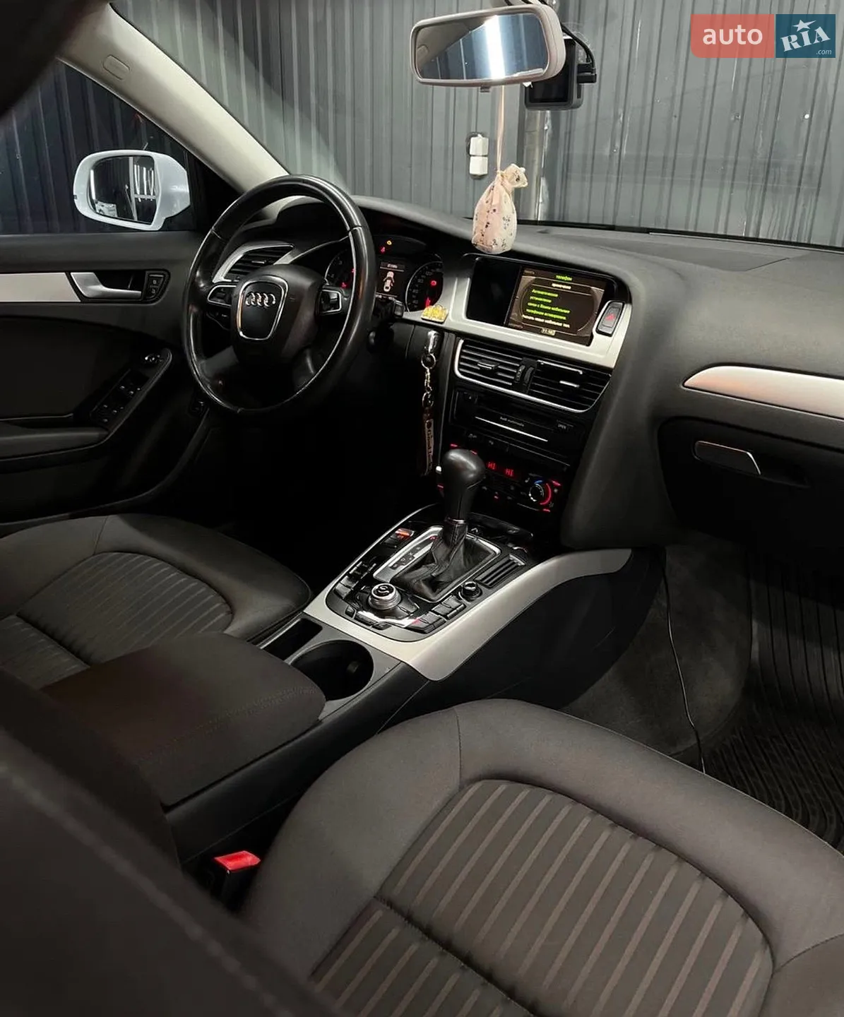 2010 Audi A4 - мініатюра 11