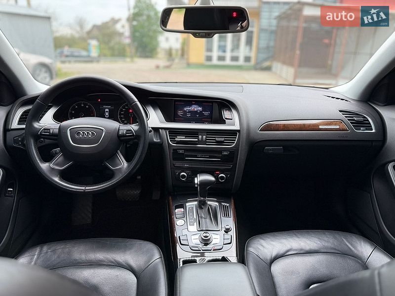 Седан Audi A4 2013 в Львове