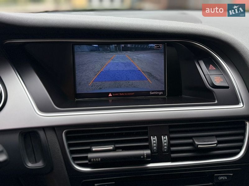 Седан Audi A4 2013 в Львове