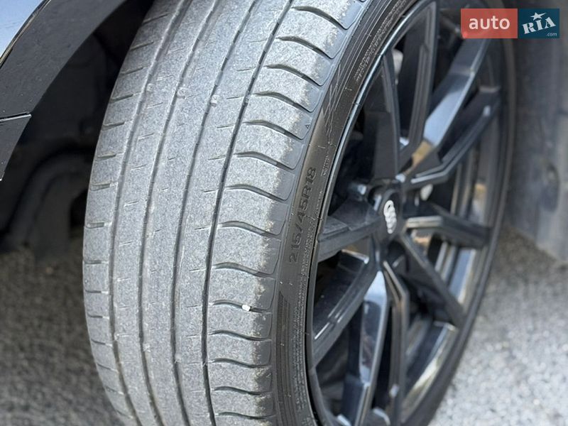 Седан Audi A4 2016 в Дніпрі
