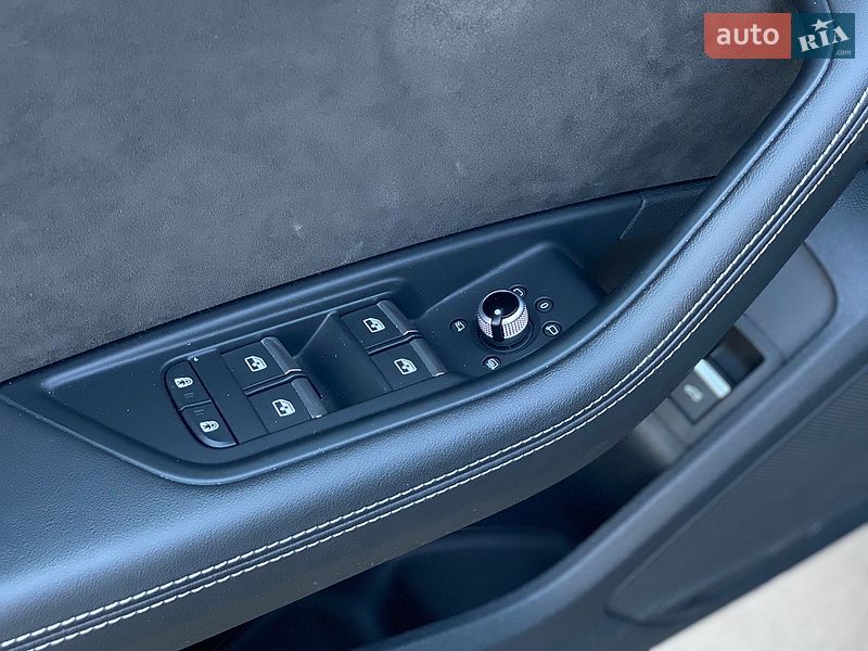 Седан Audi A4 2020 в Киеве