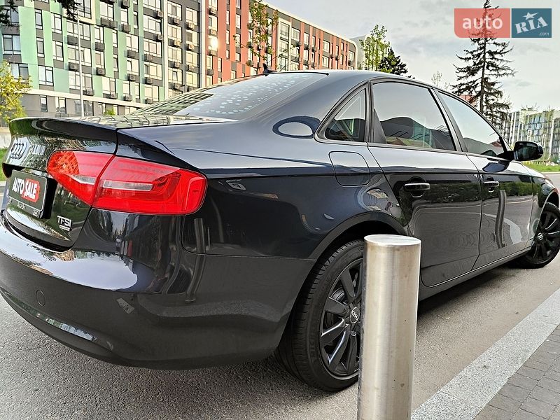 Седан Audi A4 2013 в Киеве