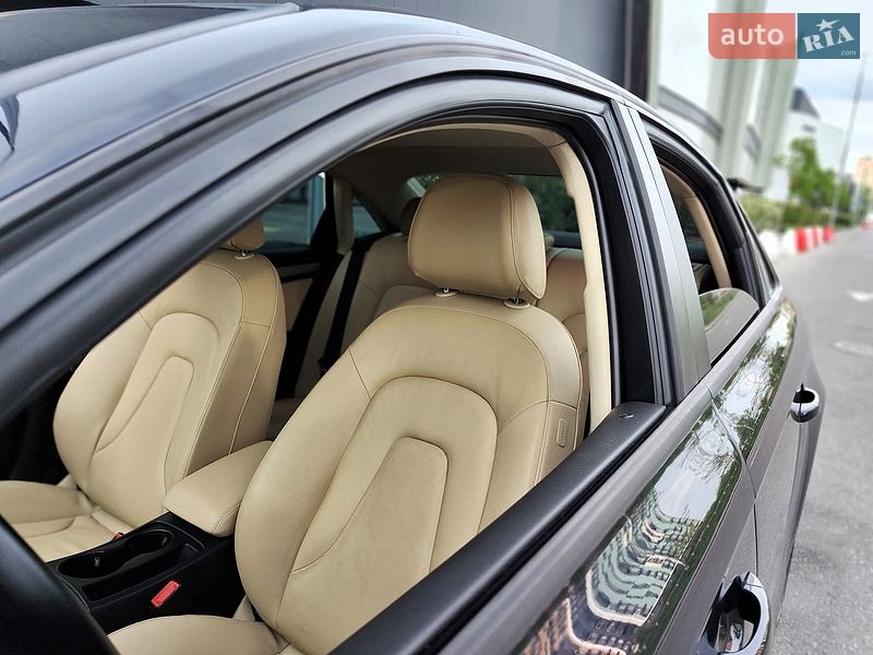 Седан Audi A4 2013 в Киеве