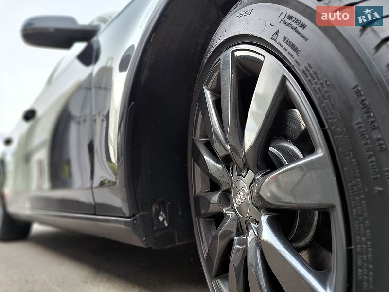 Седан Audi A4 2013 в Киеве