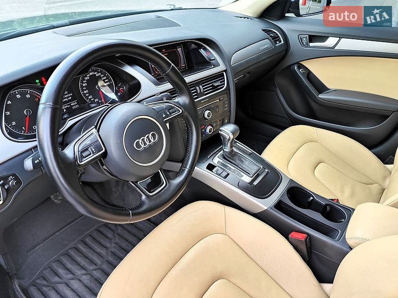 Седан Audi A4 2013 в Киеве