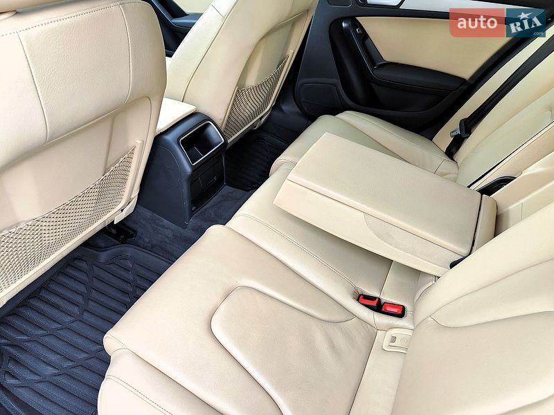 Седан Audi A4 2013 в Киеве