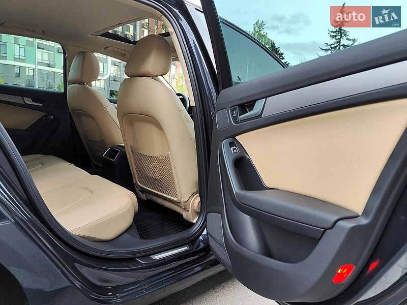 Седан Audi A4 2013 в Киеве