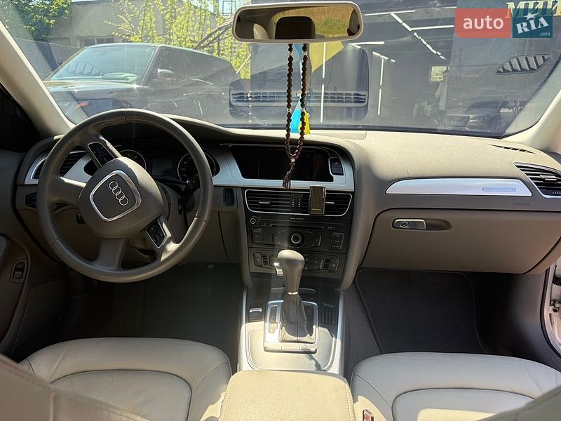 Седан Audi A4 2011 в Сумах