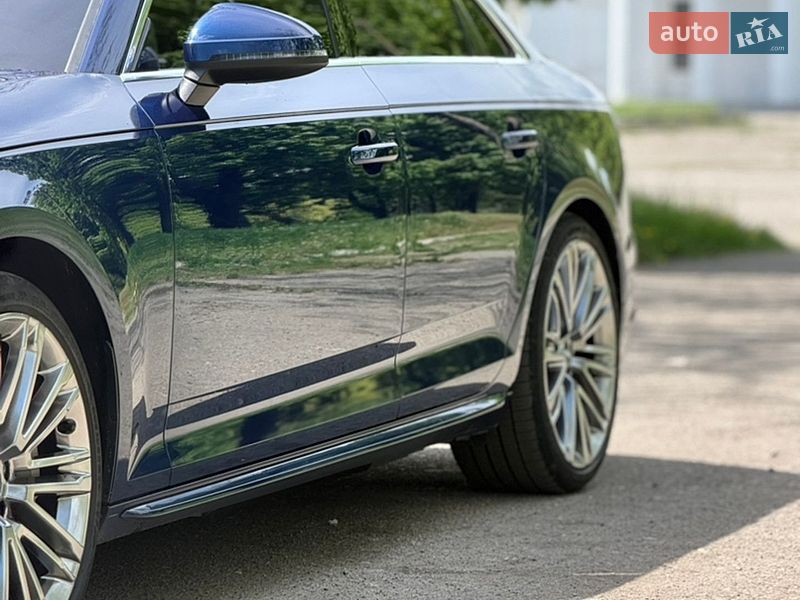 Седан Audi A4 2016 в Харькове