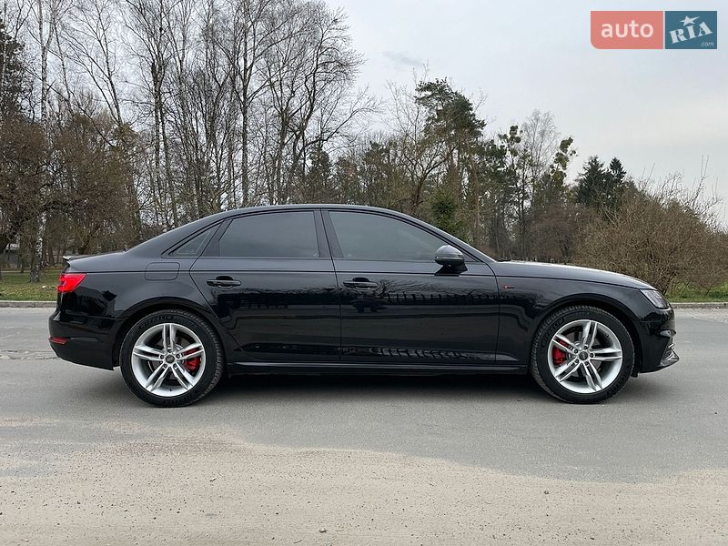 Седан Audi A4 2018 в Львове