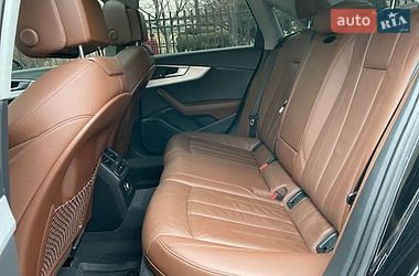 Седан Audi A4 2018 в Львове