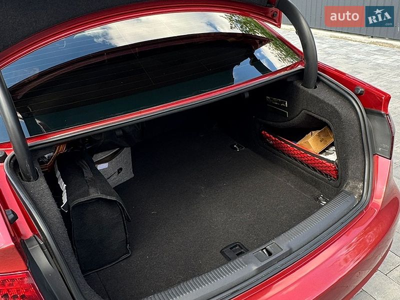 Седан Audi A4 2012 в Киеве