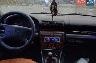 Седан Audi A4 1997 в Голованевске