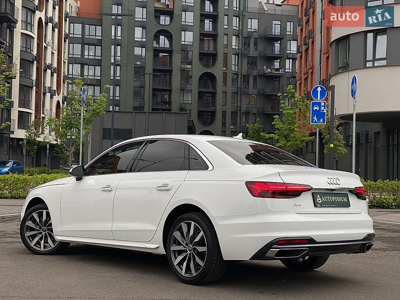 Седан Audi A4 2020 в Киеве